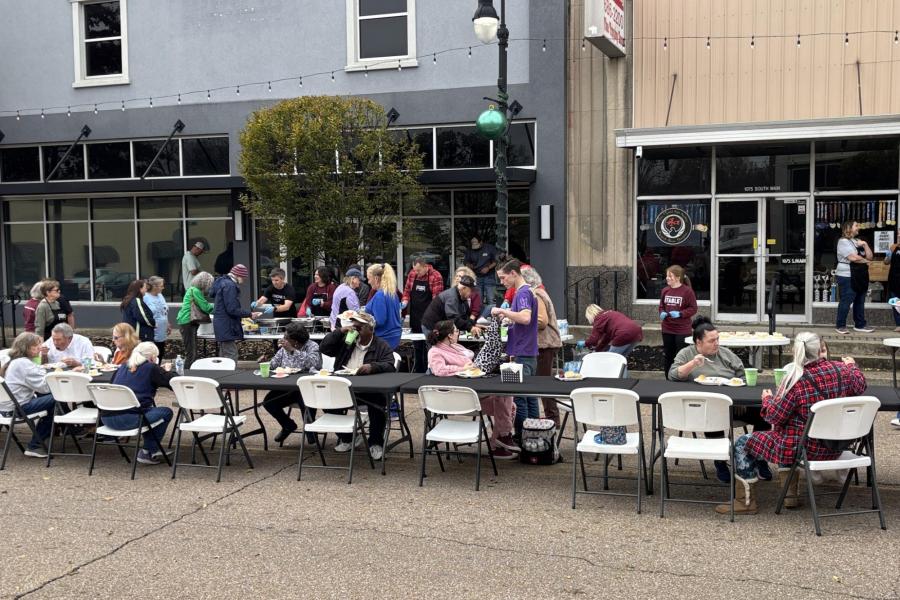 Milan downtown One Table