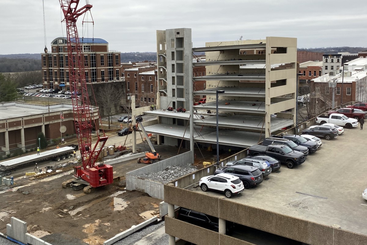Construction progresses on downtown Clarksville parking garage